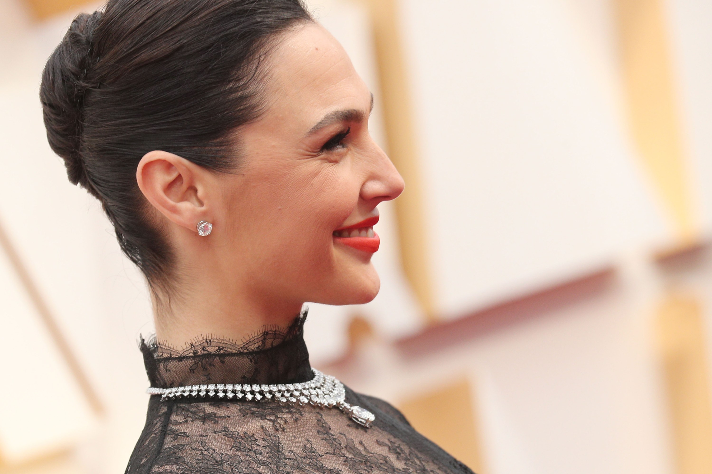 gal gadot oscars 2020 necklace