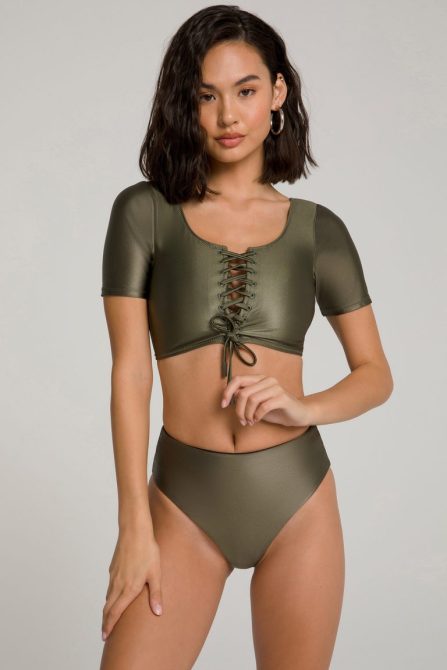 STYLECASTER | Swimsuits Big Boobs