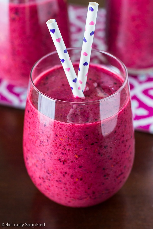 STYLECASTER | energizing smoothie recipes | mixed berries smoothie