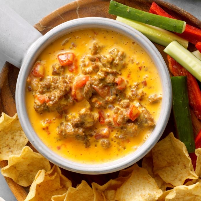 STYLECASTER | July 4th slow cooker recipes | cheese dip