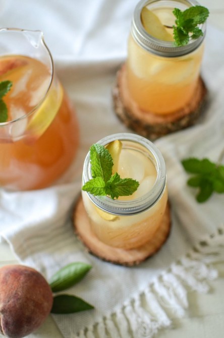 STYLECASTER | creative cocktail recipes | spiked peach tea
