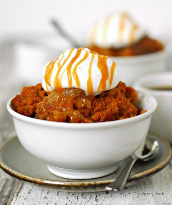 STYLECASTER | slow cooker pumpkin recipes | slow cooker pumpkin cobbler