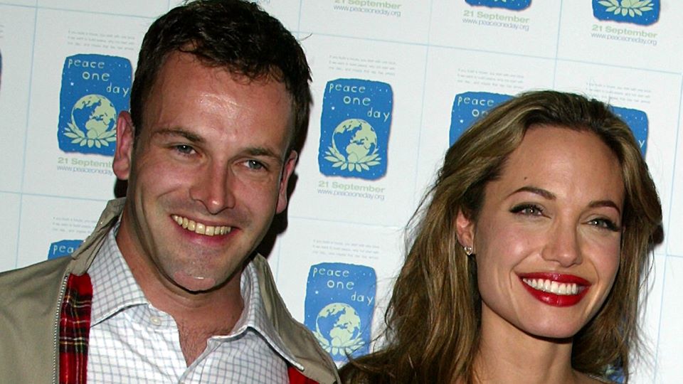 jonny-lee-miller-angelina-jolie-1