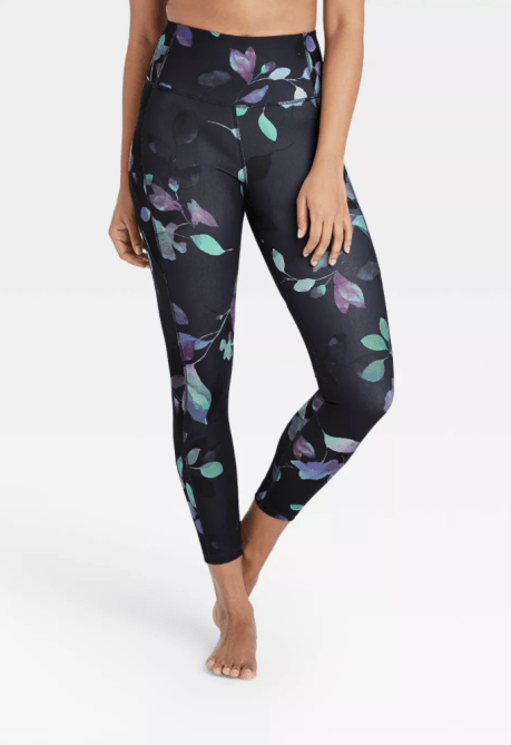 STYLECASTER | Jennifer Lopez's Printed Leggings