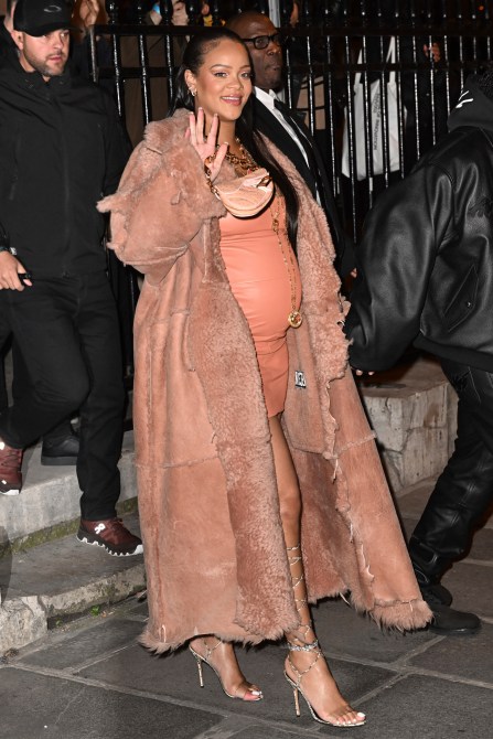 STYLECASTER | Rihanna Pregnancy Style