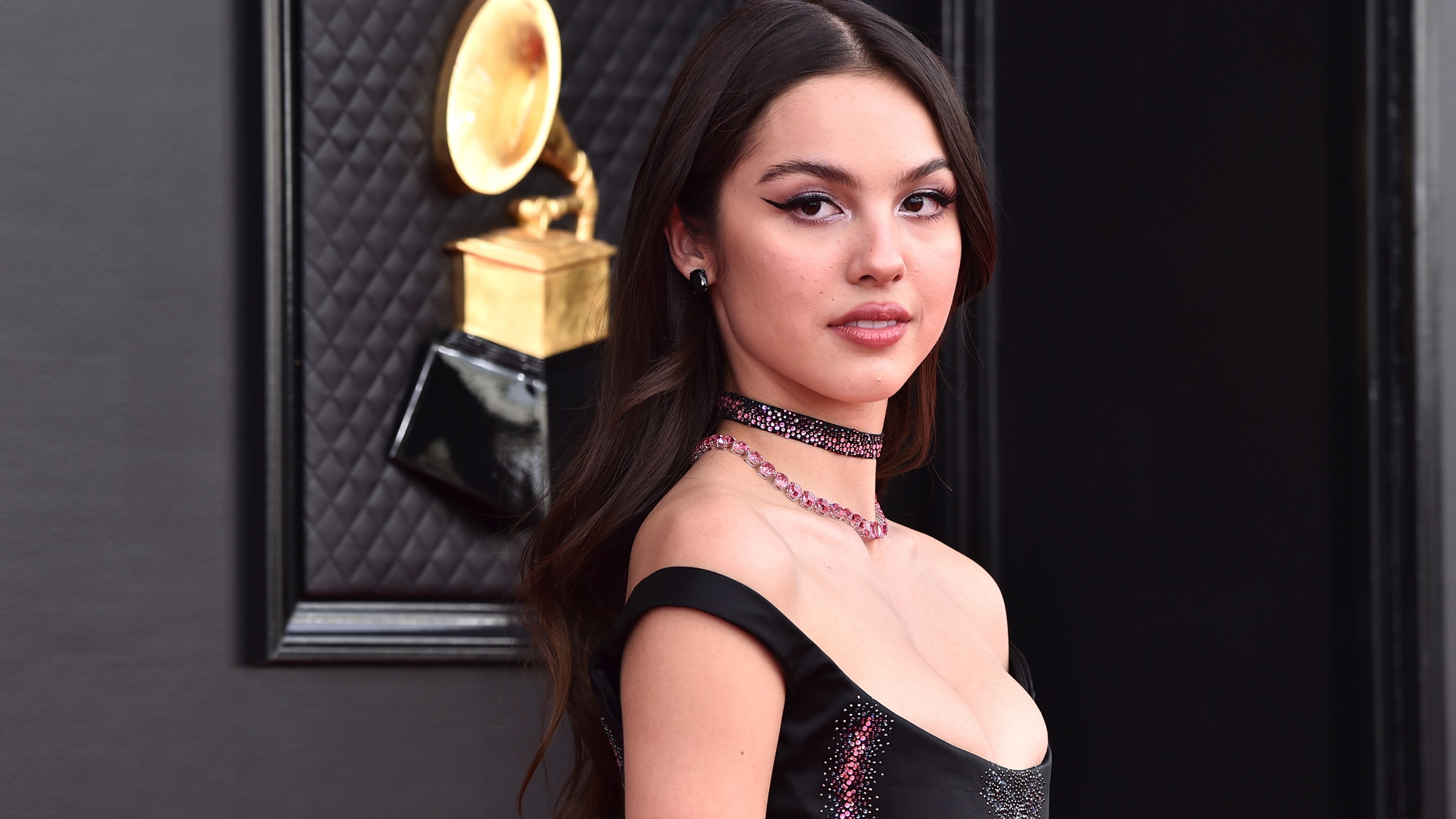 STYLECASTER | Olivia Rodrigo Grammys Looks
