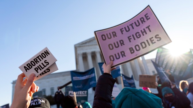 STYLECASTER | Roe v Wade