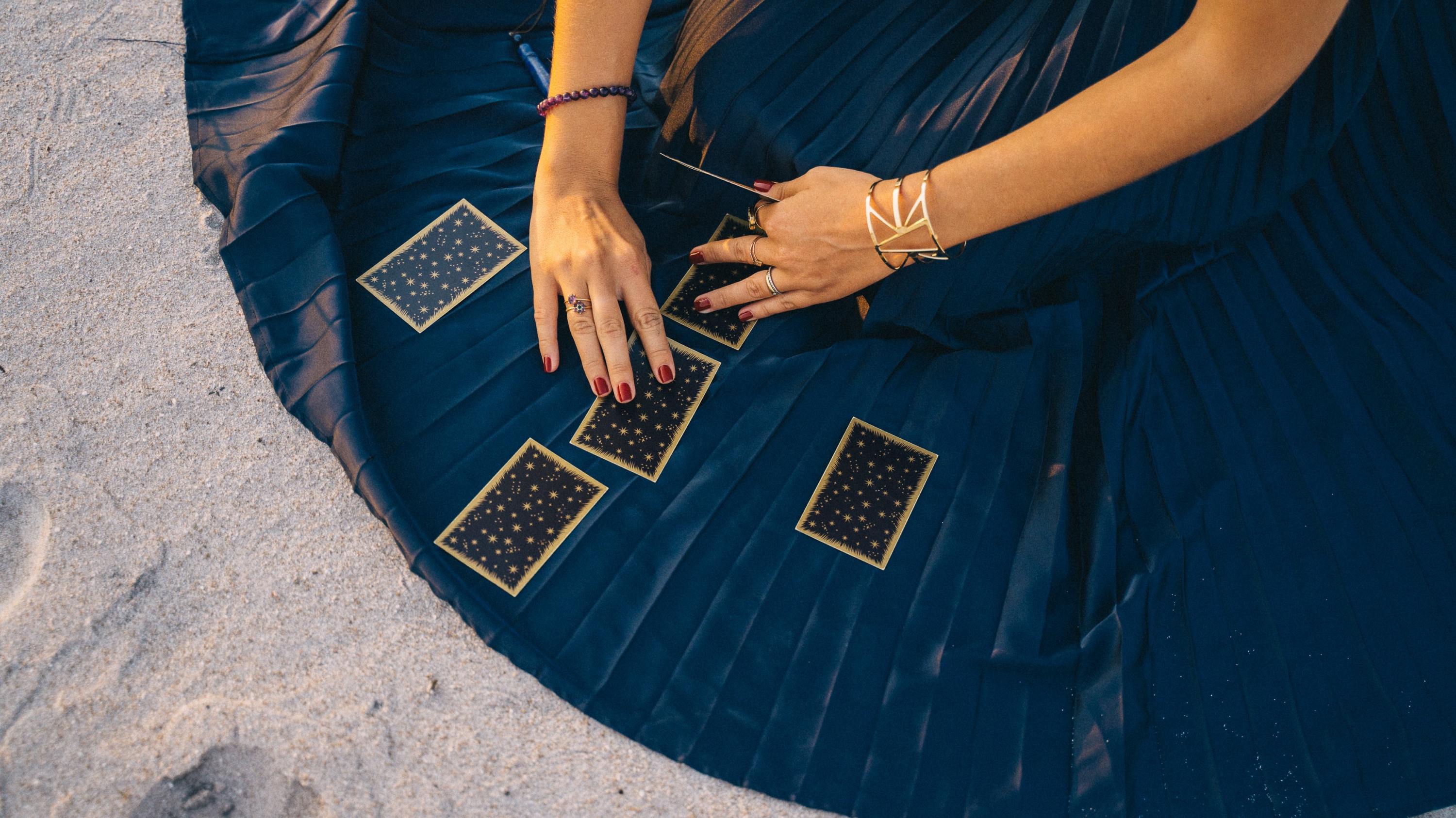 STYLECASTER | Weekly Tarot Card Horoscope