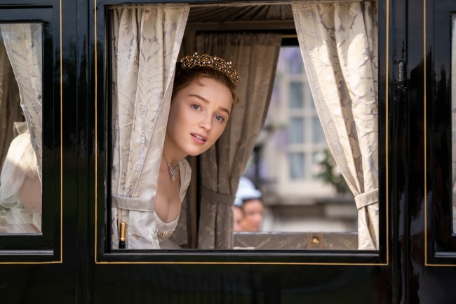 BRIDGERTON PHOEBE DYNEVOR as DAPHNE BRIDGERTON in episode 101 of BRIDGERTON Cr. LIAM DANIEL/NETFLIX © 2020