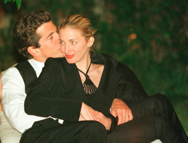 ohn F. Kennedy, Jr. editor of George magazine, gives his wife Carolyn Bessette Kennedy a kiss on the cheek during the annual White House Correspondents dinner May 1, 1999 in Washington, D.C. 