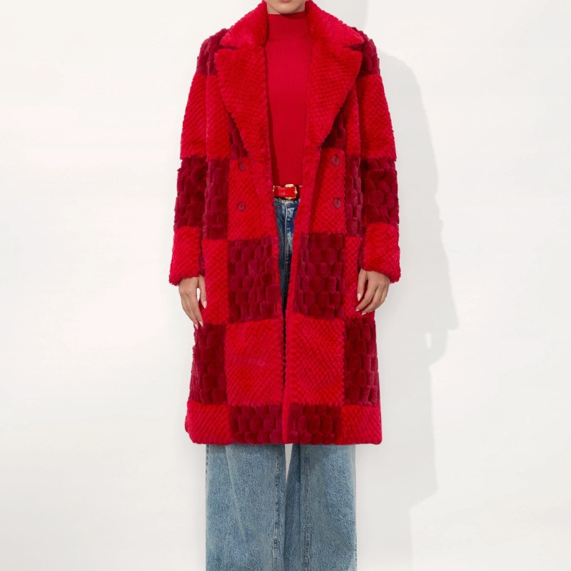 Taylor Swift Super Bowl Outfit 2025: How to Steal Her Style