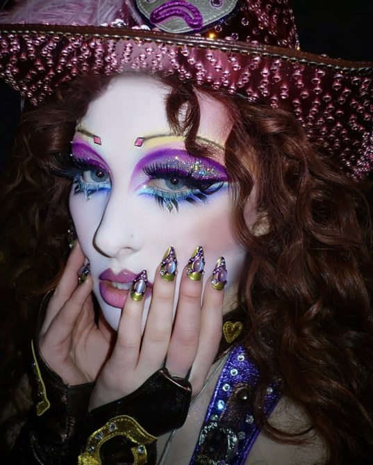 Chappell Roan's 2025 Grammy nails.