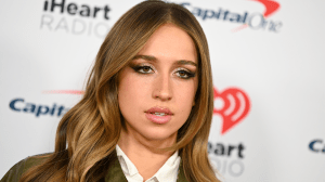 Tate McRae on the red carpet.