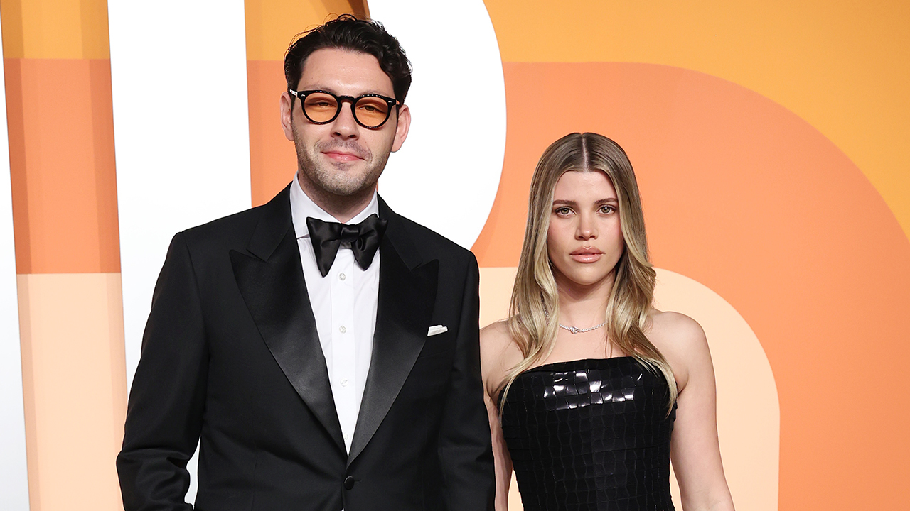 Sofia Richie, Elliot Cecil Grainge at the 2025 Vanity Fair Oscar Party Hosted By Radhika Jones held at Wallis Annenberg Center for the Performing Arts on March 02, 2025 in Beverly Hills, California.