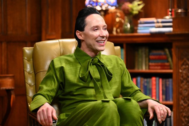THE TRAITORS -- "Let the Cards Fall as they Will" Episode 401 -- Pictured: Johnny Weir