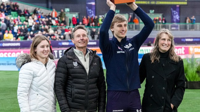 HAMAR, NORWAY - MARCH 16: Jordan Stolz of USA getting receives the Oscar Mathisen Award during the ISU World Speed Skating Single Distances and Team Competitions Championships 2025 at the Vikingskipet on March 16, 2025 in Hamar, Norway